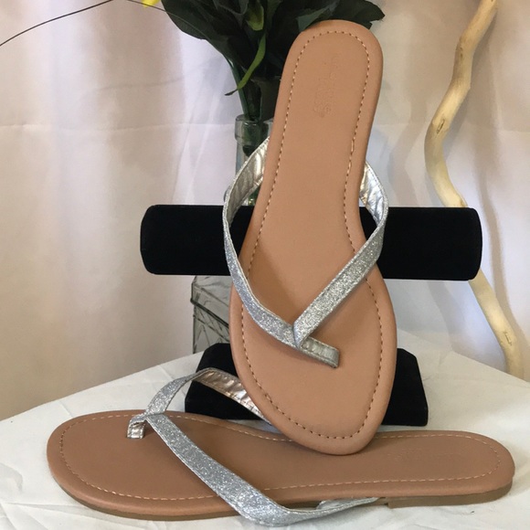 Charlotte Russe Shoes - NWOB Charlotte Russe T Strap Sandal